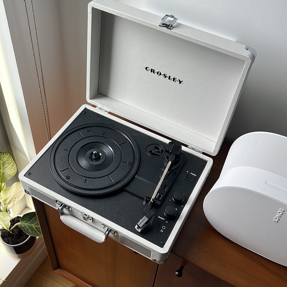 Crosley Cruiser Deluxe Portable Turntable